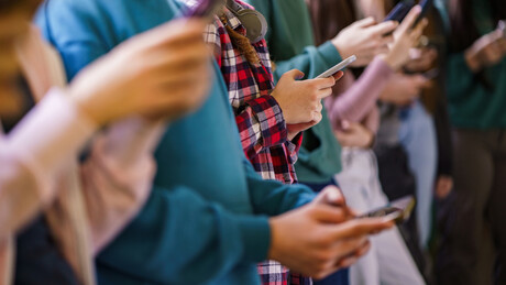 Тикток, Мета и Јутјуб први пут на суђењу због "изазивања зависности међу децом"