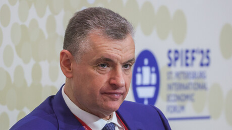 Слуцки: Европа мора да престане да буде центар "ратне партије"