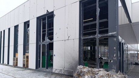 Troje poginulih u granatiranju Nove Kahovke: Civilni objekti na meti uprkos priči Kijeva o miru