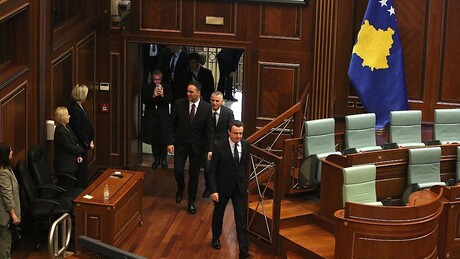 Скупштина у Приштини: Курти представио чланове владе, критикује суд у Хагу