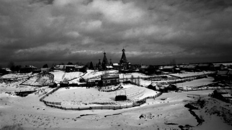 Најхладнија руска зима: Пуцала је стаклена амбалажа, деци је био строго забрањен излазак напоље