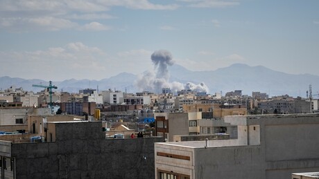 Вучић: Амбасада Србије у Техерану оштећена од шрапнела, особље се повлачи ка Бакуу