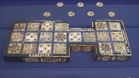 Šah za pokojnika: Ruski naučnici u drevnoj grobnici pronašli društvenu igru od ovčijih kostiju