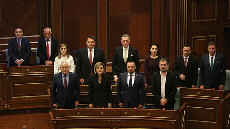 Прекинута седница о "уставним" амандманима у лажној држави: Шта ће бити са избором "председника"