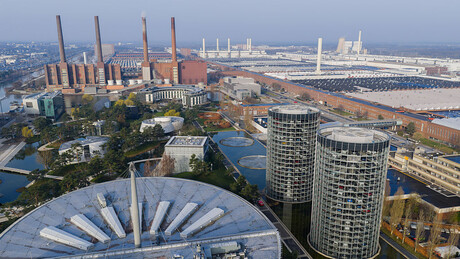 Муке немачке ауто-индустрије: "Фолскваген" отпушта 50.000 људи, профит "Поршеа" пао за 98 одсто