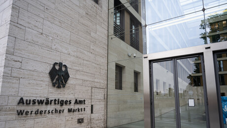 Сенка прошлости и "побуна мумија": Нацистичко наслеђе прати немачку дипломатију