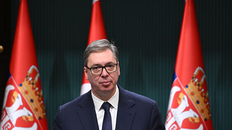 Због скока цене нафте: Вучић на састанку са министрима