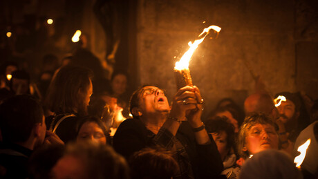 Руски протојереј открио шта ће бити са обредом силаска Благодатног огња у Јерусалиму