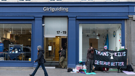 Нема више дечака међу извиђачицама: Да ли Велика Британија стаје на пут трансродним особама?