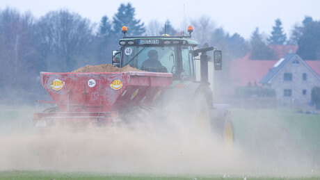 Рат у Ирану изазвао несташицу ђубрива: Које земље су погођене, шта ће бити са ценом хране