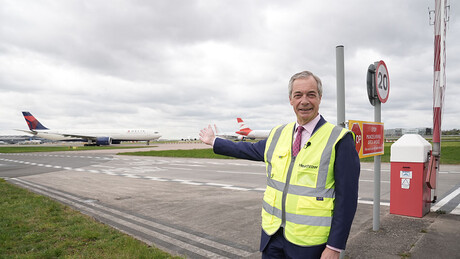 Фаражов хуманитарни лет под лупом: Лабуристи траже одговор о сумњивом путовању