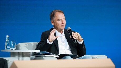 Simpozijum "Izmišljanje budućnosti": Predavanje o putovanjima Viktora Lazića u Nacionalnom centru Rusija