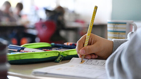 Крај пролећног распуста: Ђаци у Србији поново у школским клупама