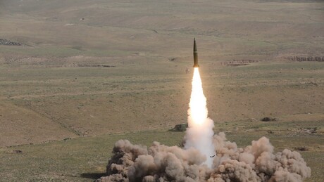 Горе ловачки авиони и хеликоптери: Руси уништили Ф-16 и "мираж"