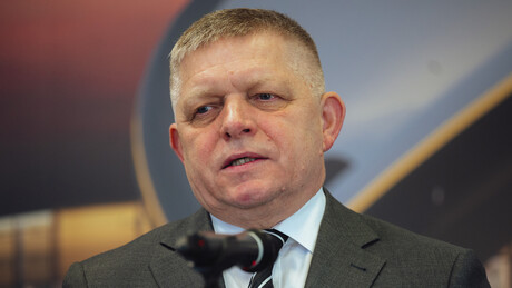 Fico: Rusi kleče samo kad zavezuju pertle