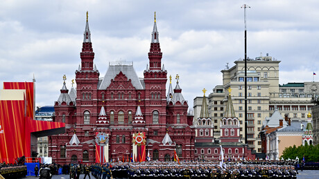 Песков објаснио због чега неће бити конвоја војне технике на Паради победе