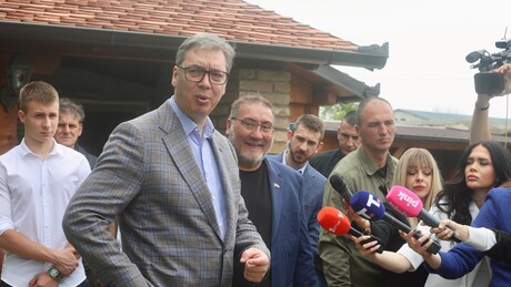 Вучић поручио МОЛ-у: Уколико желите НИС, Рафинерија мора да ради