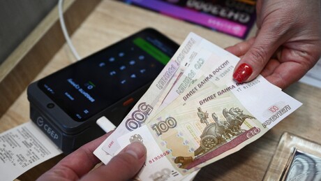 Ni sankcije ne mogu ništa ruskoj ekonomiji: Rublja je najmoćnija valuta na svetu