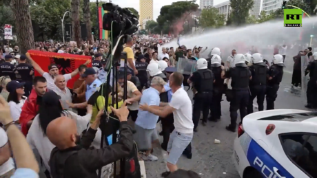 Албанија устала против Кушнера: Данима протести у Тирани, угрожене врсте пред истребљењем (ВИДЕО)
