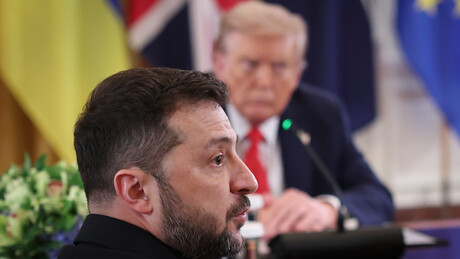 Трамп окреће главу ка Украјини, Зеленски у проблему: Како стоје мировни преговори?