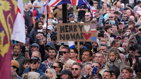 Klečanje u znak izvinjenja: Od Džordža Flojda do Henrija Novaka
