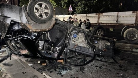 Na zapadu Ukrajine besni građani napali i zapalili automobil vojnog odseka (VIDEO)