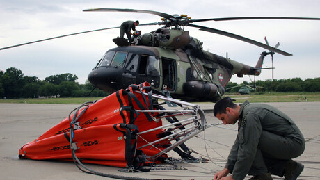 "Pegazi" vežbaju gašenje požara iz helikoptera: Intenzivna obuka u vanrednim situacijama