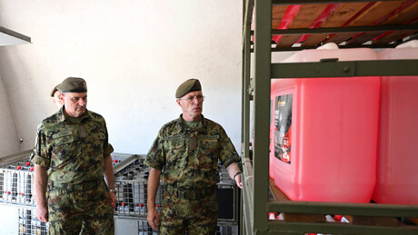 Mojsilović lično obišao skladišta goriva: Ako bude nestašice, Vojska Srbije spremna da pomogne