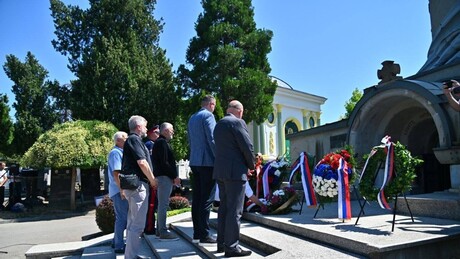 Vulin o odsustvu članova Vlade sa komemoracije na groblju ruskih vojnika: Uplašeni i zaboravni