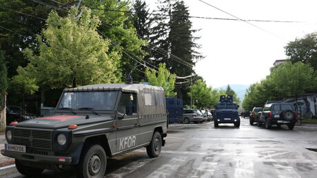 KFOR potvrdio smanjenje trupa na mostu u Kosovskoj Mitrovici