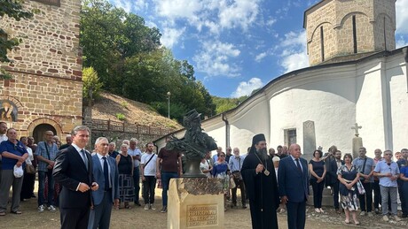 Otkriven spomenik pukovniku Rajevskom: Počast ruskom dobrovoljcu koji je život dao za Srbiju