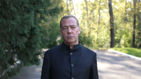 Медведев за РТ: Немци настављају жалосни рад својих нацистичких предака, биће последица