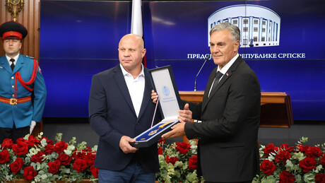 Karan uručio ruskom MMA borcu Jemeljanenku Orden časti sa zlatnim zracima