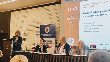 Raguš u Pragu: Srbija nije uvela sankcije Rusiji, sarađuje sa Kinom i nema problem sa velikim silama