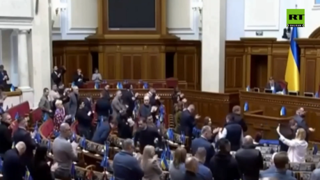 Šta je recept Vrhovne rade Ukrajine za ekonomsku krizu? Pa logično – odmor od mesec dana (VIDEO)