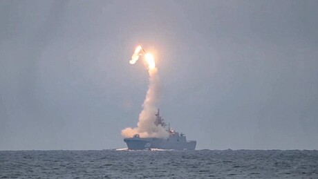 Rusija udarila "cirkonima": Rakete donele cunami i tornado neprijatelju