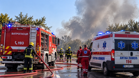 Ugašen požar u magacinu opasnih materija u Barajevu, nema povređenih