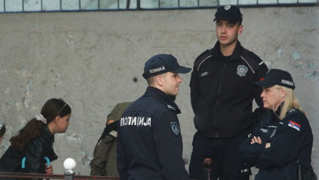 Dojave o bombama u više od 100 škola u Srbiji, učenici evakuisani